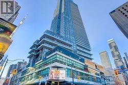 5016 - 386 YONGE STREET Toronto, ON M5B 0A5