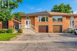 110 VICTORY DRIVE Toronto, ON M3M 2J8
