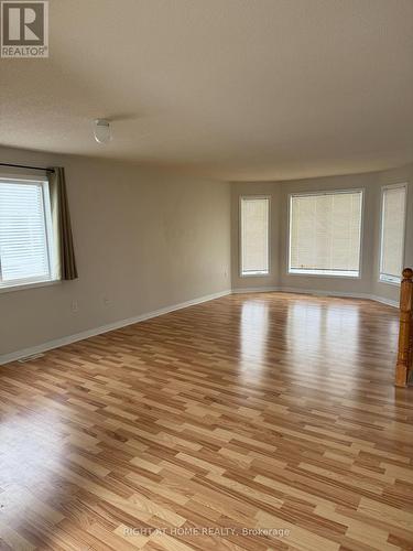 UPPER - 229 DUNSMORE LANE , Barrie, Ontario L4M 7A3 5