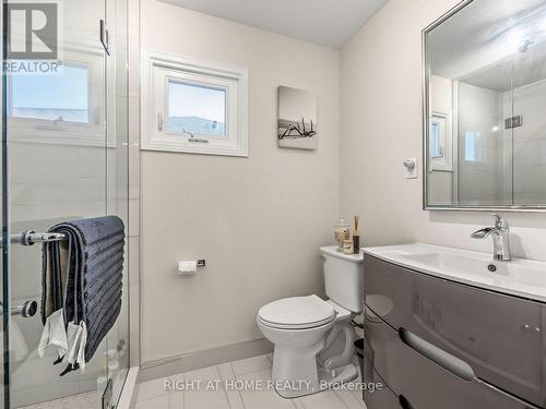 4236 Credit Pointe Drive, Mississauga, ON - Indoor Photo Showing Bathroom