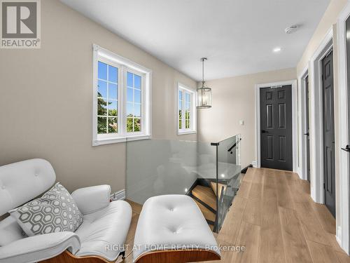4236 Credit Pointe Drive, Mississauga, ON - Indoor