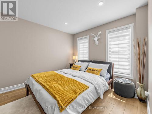 4236 Credit Pointe Drive, Mississauga, ON - Indoor Photo Showing Bedroom