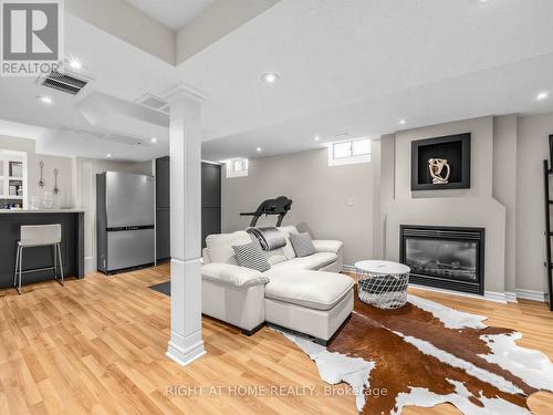 4236 Credit Pointe Drive, Mississauga, ON - Indoor With Fireplace