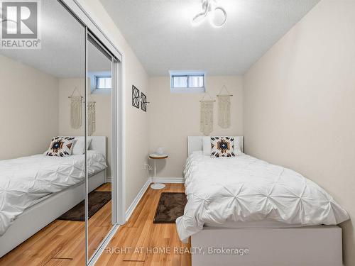4236 Credit Pointe Drive, Mississauga, ON - Indoor Photo Showing Bedroom