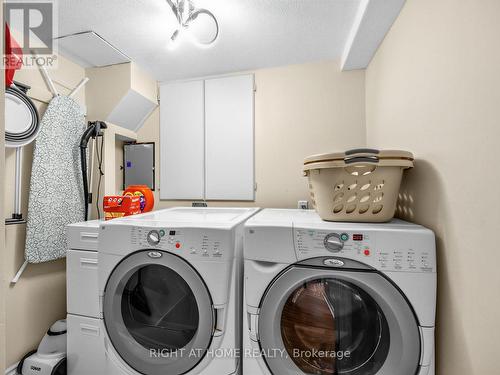 4236 Credit Pointe Drive, Mississauga, ON - Indoor Photo Showing Laundry Room