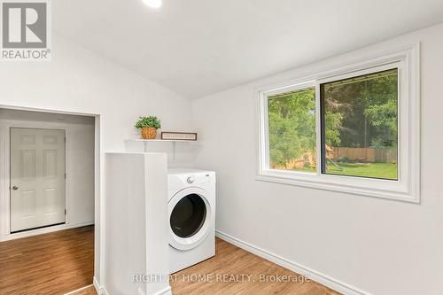 5317 County 9 Road, Clearview, ON - Indoor Photo Showing Laundry Room