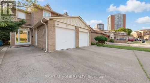 35 Chalfield Lane, Mississauga, ON - Outdoor