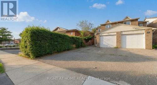 35 Chalfield Lane, Mississauga, ON - Outdoor