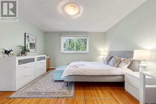 2614 Pollard Drive, Mississauga, ON - Indoor Photo Showing Bedroom