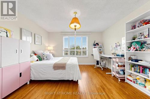 2614 Pollard Drive, Mississauga, ON - Indoor Photo Showing Bedroom