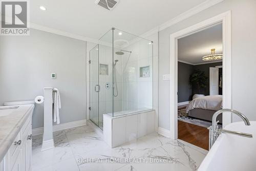 18 Oak Lea Circle, Markham, ON - Indoor Photo Showing Bathroom
