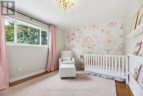 18 Oak Lea Circle, Markham, ON - Indoor Photo Showing Bedroom