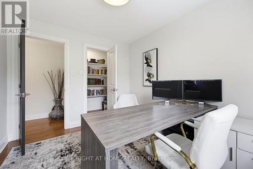 18 Oak Lea Circle, Markham, ON - Indoor Photo Showing Dining Room