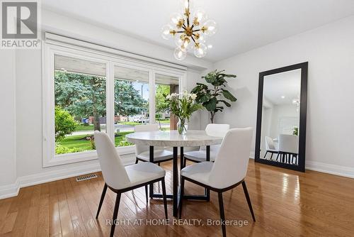 18 Oak Lea Circle, Markham, ON - Indoor Photo Showing Dining Room