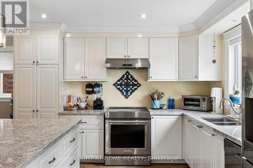 3525 Bertrand Road, Mississauga, ON - Indoor Photo Showing Kitchen With Double Sink