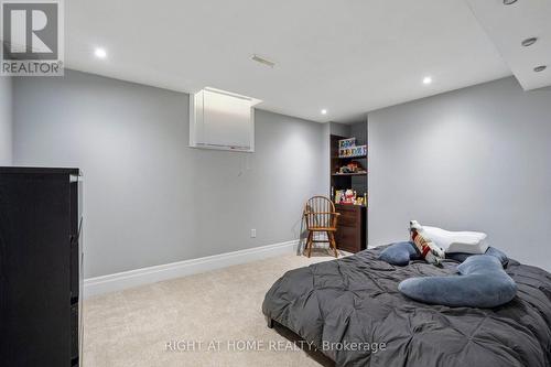 3525 Bertrand Road, Mississauga, ON - Indoor Photo Showing Bedroom