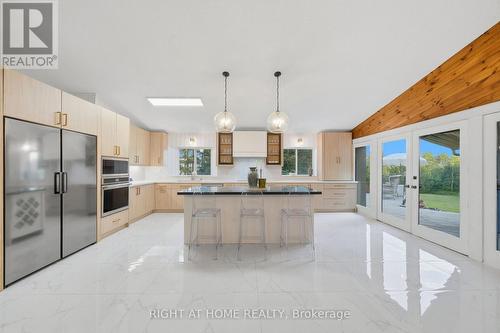 Custom Finished Kitchen - 5609 4Th Line, Erin, ON 