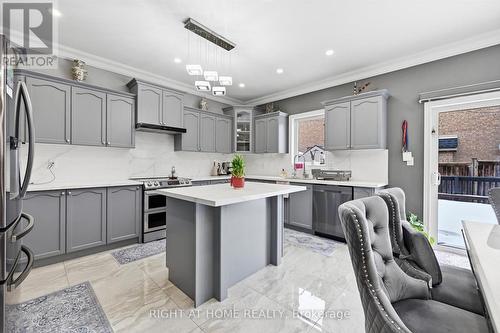 456 Valridge Drive, Hamilton, ON - Indoor Photo Showing Kitchen With Upgraded Kitchen