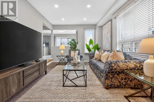 3 Lancashire Road, Markham, ON - Indoor Photo Showing Living Room