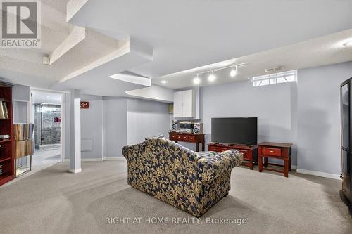 3 Lancashire Road, Markham, ON - Indoor