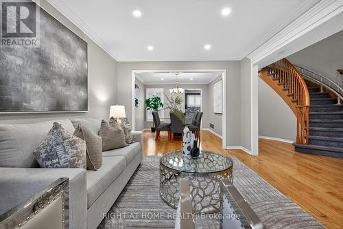 3 Lancashire Road, Markham, ON - Indoor Photo Showing Living Room