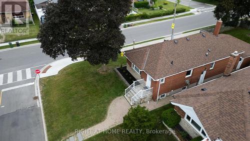 2 Midholm Drive, Toronto, ON - Outdoor