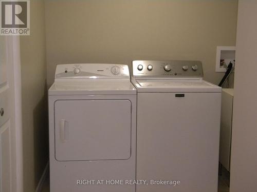 B - 42 Westminster Circle, Barrie, ON - Indoor Photo Showing Laundry Room
