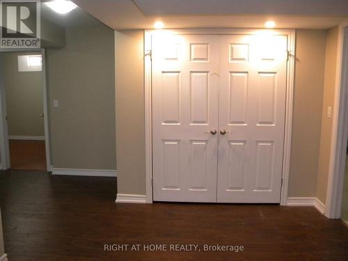 B - 42 Westminster Circle, Barrie, ON - Indoor Photo Showing Other Room