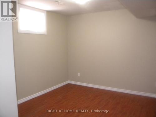B - 42 Westminster Circle, Barrie, ON - Indoor Photo Showing Other Room