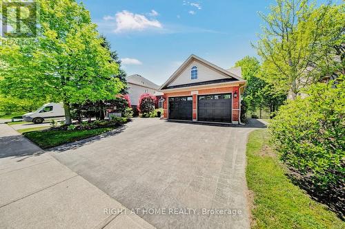 Front - 126 Moore Crescent, Hamilton, ON - Outdoor
