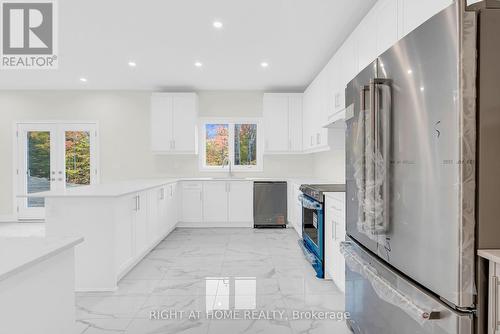 76 Ruby Ridge, Oro-Medonte, ON - Indoor Photo Showing Kitchen