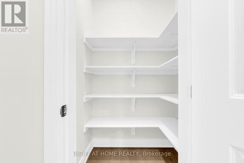 76 Ruby Ridge, Oro-Medonte, ON - Indoor With Storage