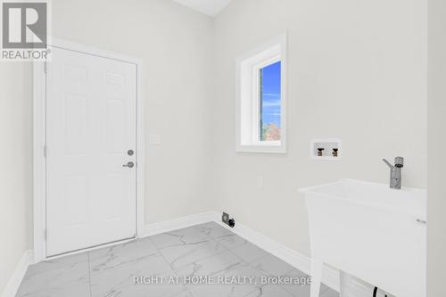 76 Ruby Ridge, Oro-Medonte, ON - Indoor Photo Showing Other Room