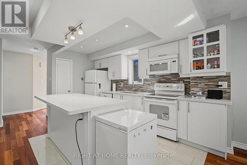 5531 Whistler Crescent, Mississauga, ON - Indoor Photo Showing Kitchen