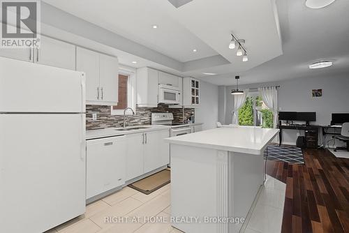 5531 Whistler Crescent, Mississauga, ON - Indoor Photo Showing Kitchen
