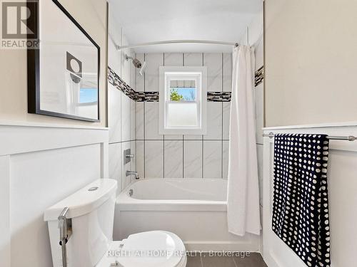 1 Welbourn Drive, Hamilton, ON - Indoor Photo Showing Bathroom