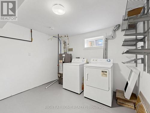 1 Welbourn Drive, Hamilton, ON - Indoor Photo Showing Laundry Room