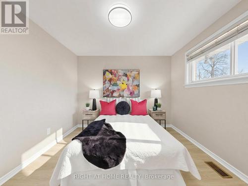 1 Welbourn Drive, Hamilton, ON - Indoor Photo Showing Bedroom