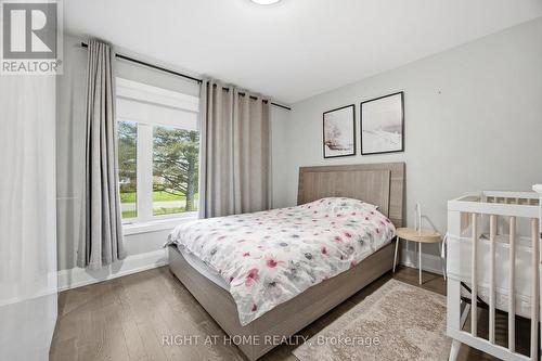 1565 Kipper Avenue, Mississauga, ON - Indoor Photo Showing Bedroom