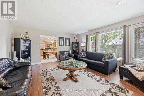 1 Idared Road, Hamilton, ON - Indoor Photo Showing Living Room