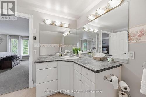 Primary Ensuite - Jetted Tub, Walk-in Shower - 1 Idared Road, Hamilton, ON - Indoor Photo Showing Bathroom