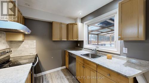 301 Garner Road E, Hamilton, ON - Indoor Photo Showing Kitchen