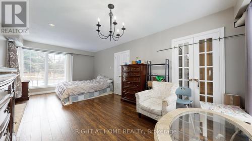 301 Garner Road E, Hamilton, ON - Indoor Photo Showing Bedroom