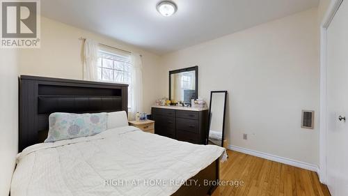 301 Garner Road E, Hamilton, ON - Indoor Photo Showing Bedroom