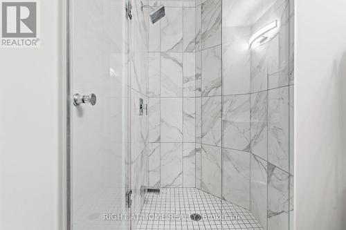 329 - 30 Shore Breeze Drive, Toronto, ON - Indoor Photo Showing Bathroom