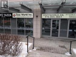 17 TIPPETT ROAD Toronto, ON M3H 2V1