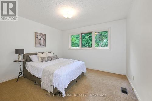 33 Walnut Drive, Guelph, ON - Indoor Photo Showing Bedroom