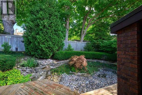 33 Walnut Drive, Guelph, ON - Outdoor With Deck Patio Veranda