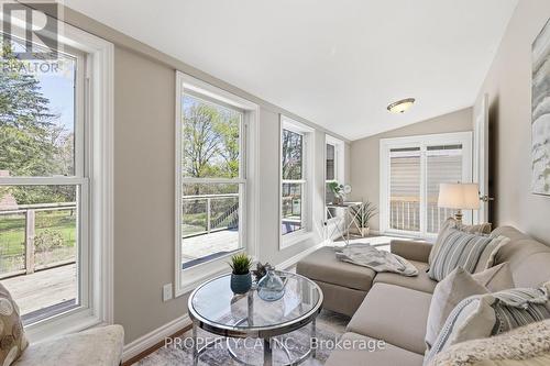 96 Ardagh Road, Barrie, ON - Indoor Photo Showing Living Room