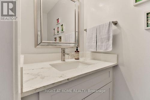 2932 Remea Court, Mississauga, ON - Indoor Photo Showing Bathroom